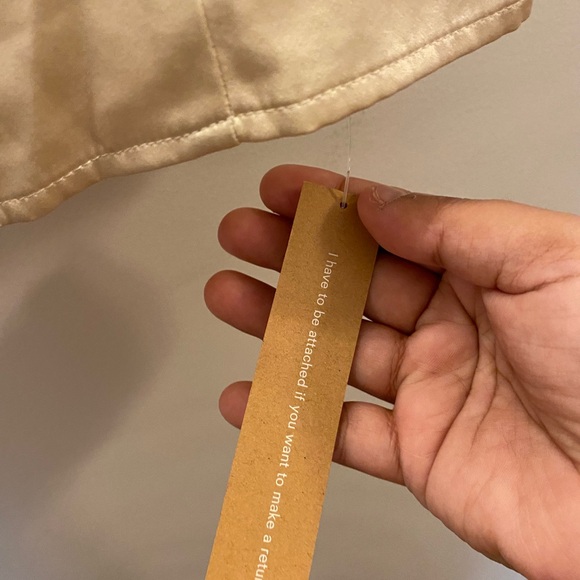 Reformation daisy silk crop top NWT - Picture 6 of 6